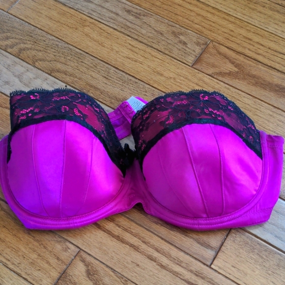 Strapless bra